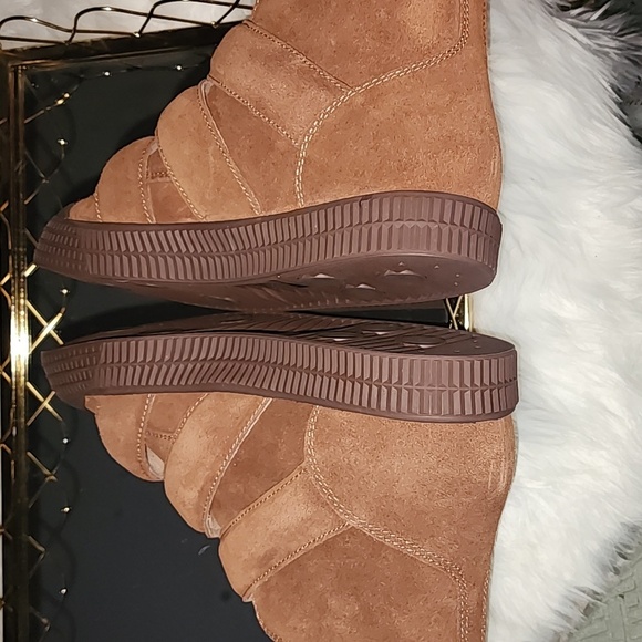 Kelsi Dagger Suede Sneakers - Picture 4 of 6